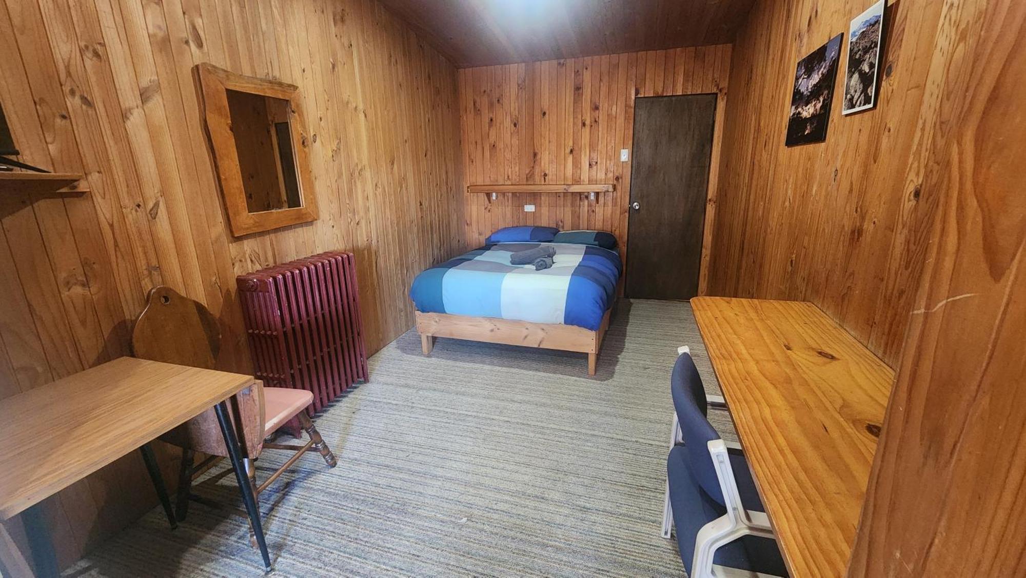 קומה Bunkhouse Motel מראה חיצוני תמונה