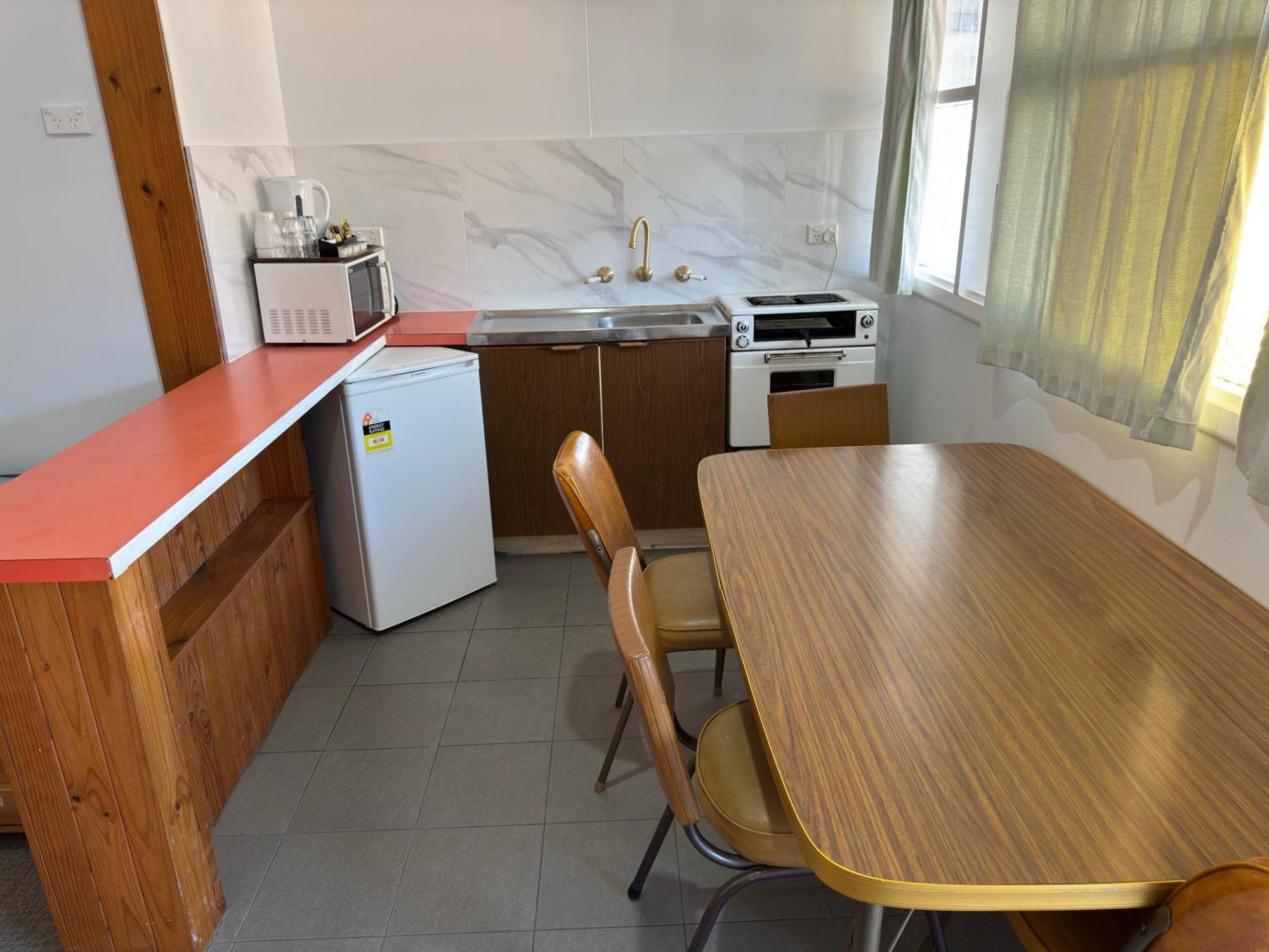 קומה Bunkhouse Motel מראה חיצוני תמונה