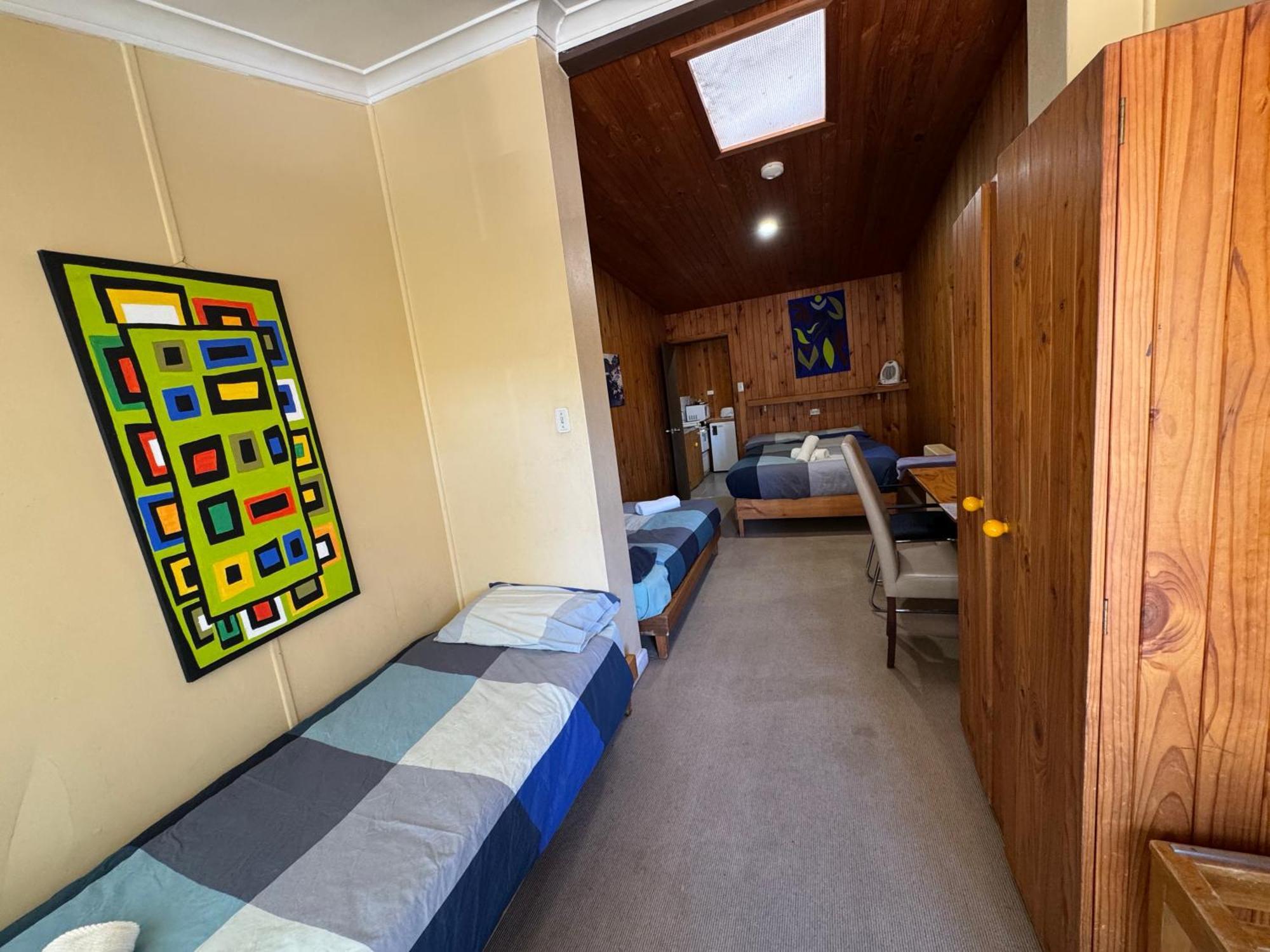 קומה Bunkhouse Motel מראה חיצוני תמונה