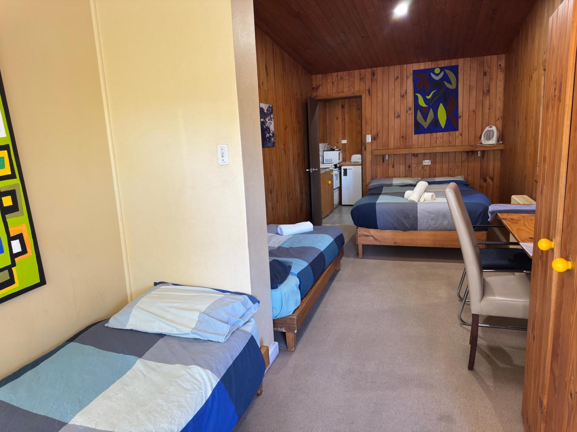 קומה Bunkhouse Motel מראה חיצוני תמונה